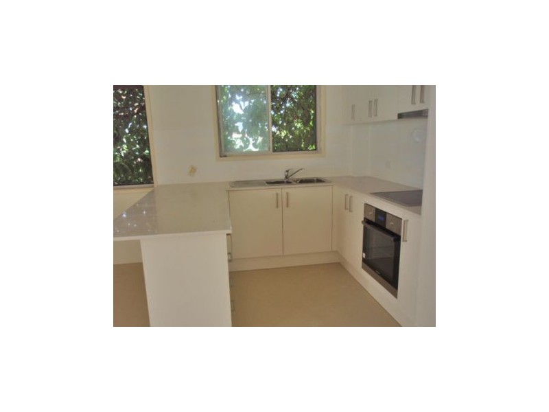 Unit 4 4 Marine Parade, Miami QLD 4220