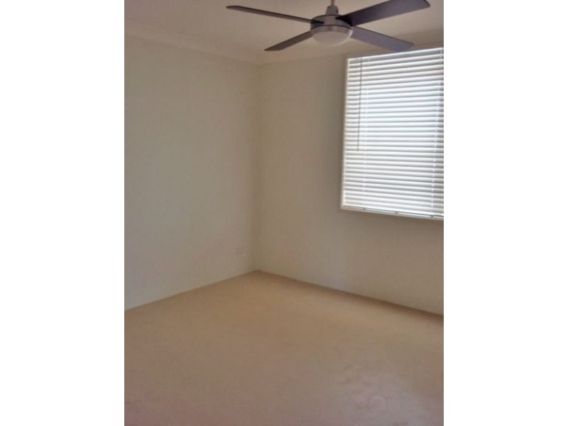 Unit 4 4 Marine Parade, Miami QLD 4220