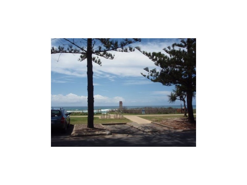 Unit 4 4 Marine Parade, Miami QLD 4220