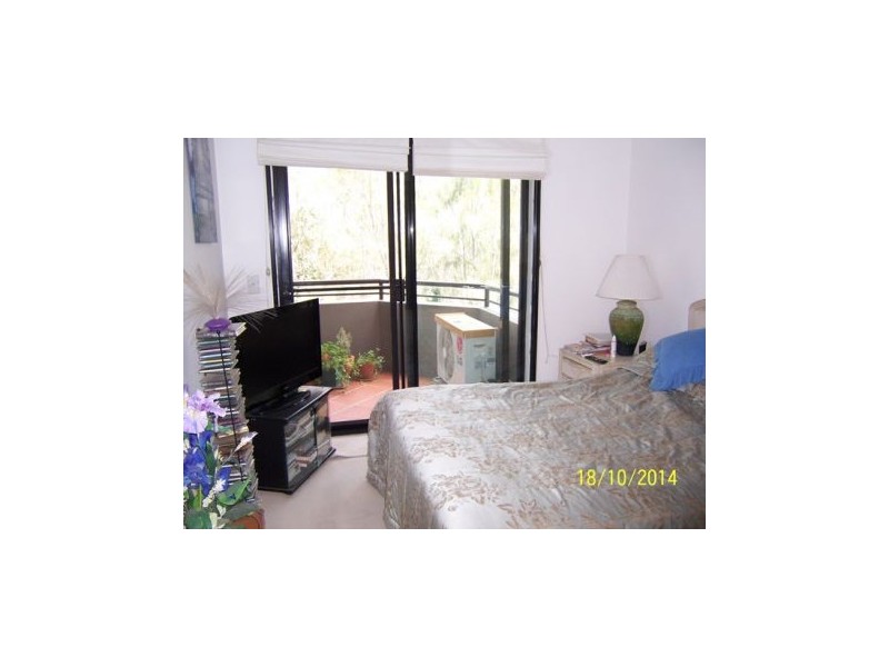 E17/1 Great Hall Drive, Nobby Beach QLD 4218