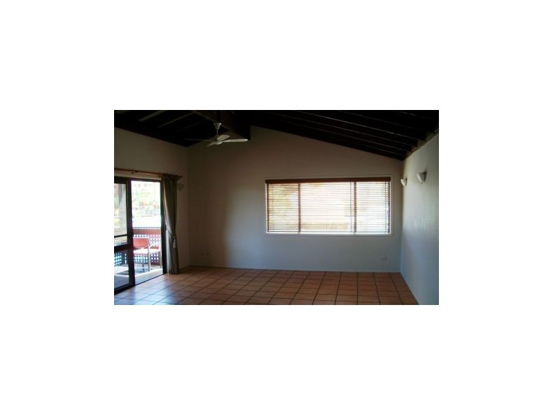 2/2052 Gold Coast Highway, Mermaid Beach QLD 4218