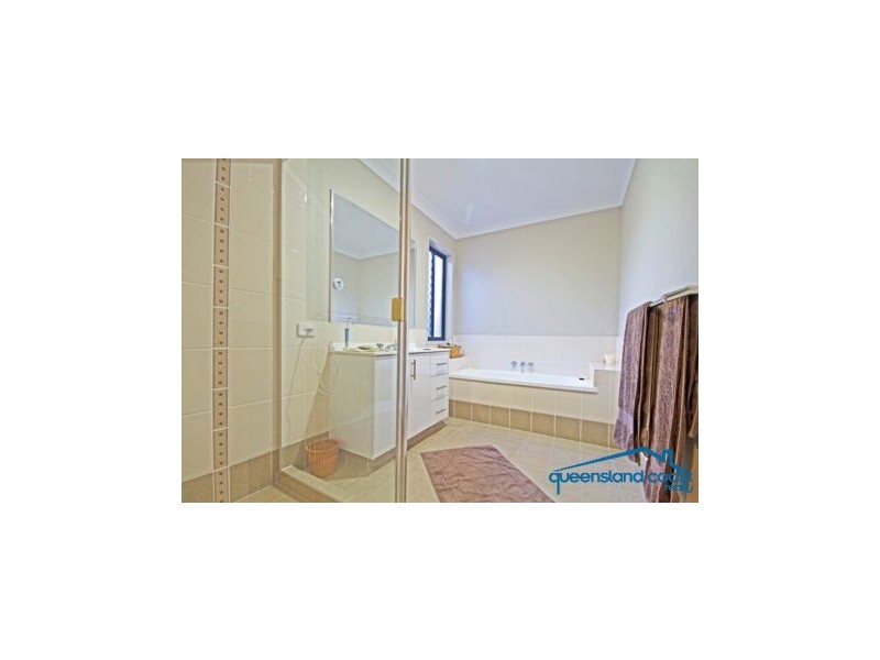 32 Treeline Circuit, Upper Coomera QLD 4209