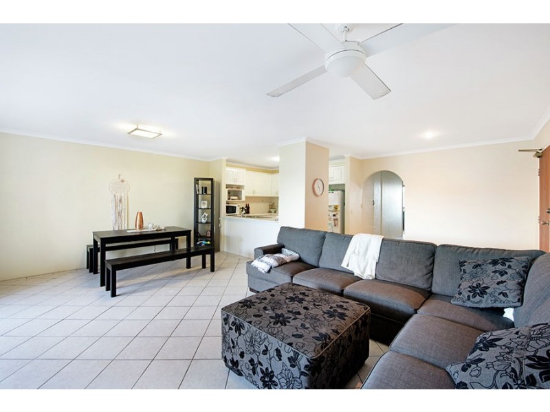 11/32 Armrick Avenue, Broadbeach QLD 4218