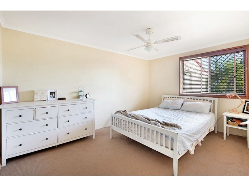 11/32 Armrick Avenue, Broadbeach QLD 4218