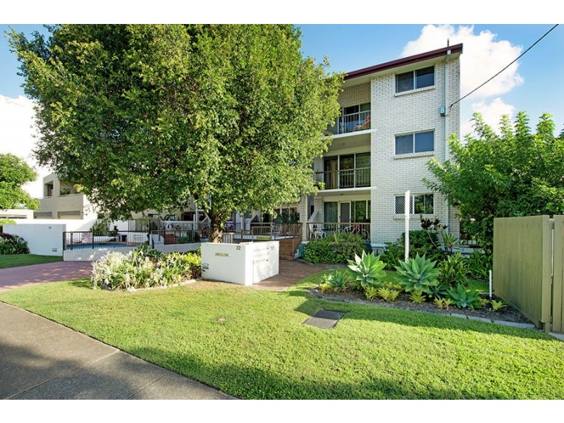 11/32 Armrick Avenue, Broadbeach QLD 4218