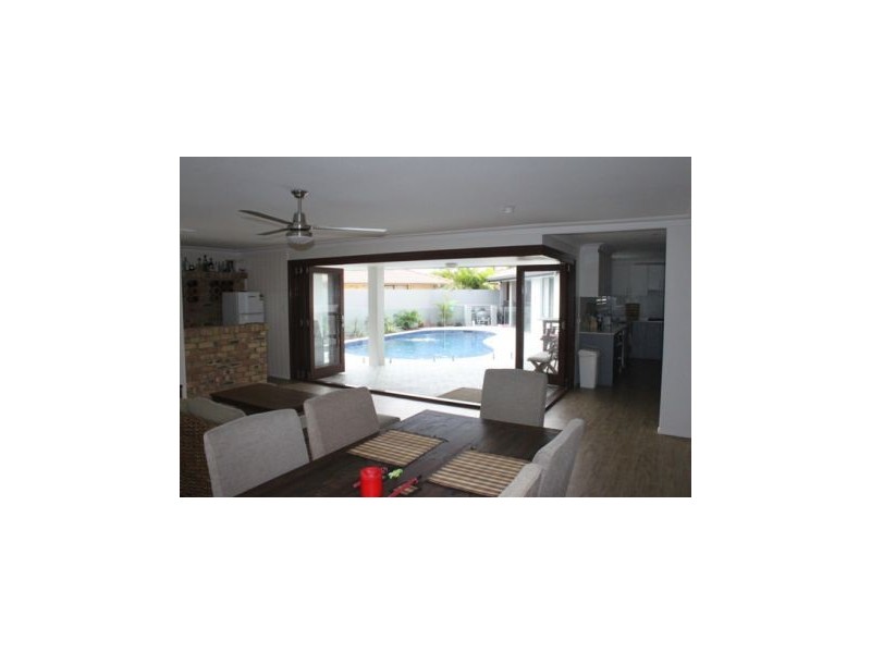 5 Tequila Court, Mermaid Waters QLD 4218