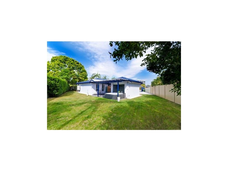 5 Rotorua Place, Clear Island Waters QLD 4226