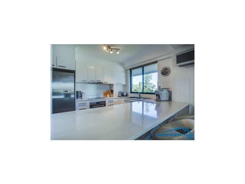 2/22 Montgomery Avenue, Main Beach QLD 4217