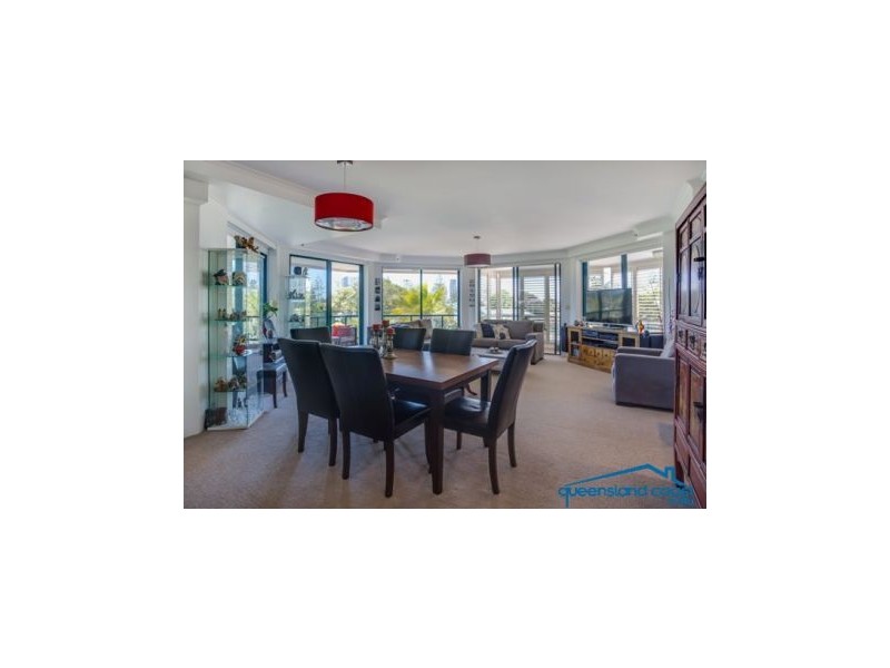 2/22 Montgomery Avenue, Main Beach QLD 4217