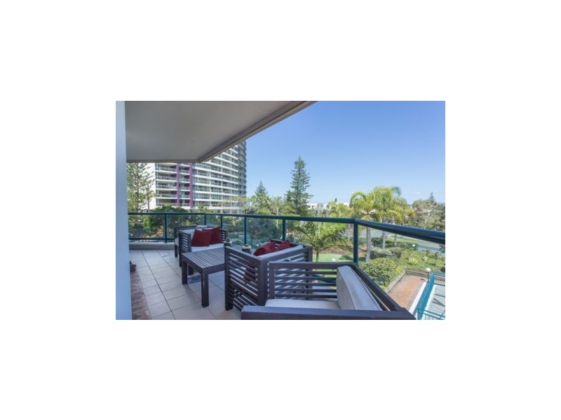 2/22 Montgomery Avenue, Main Beach QLD 4217