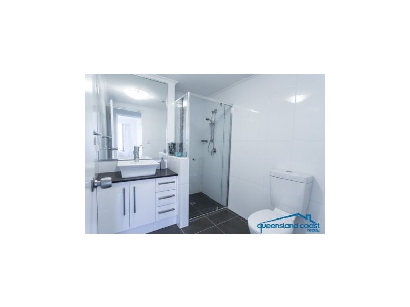 2/22 Montgomery Avenue, Main Beach QLD 4217