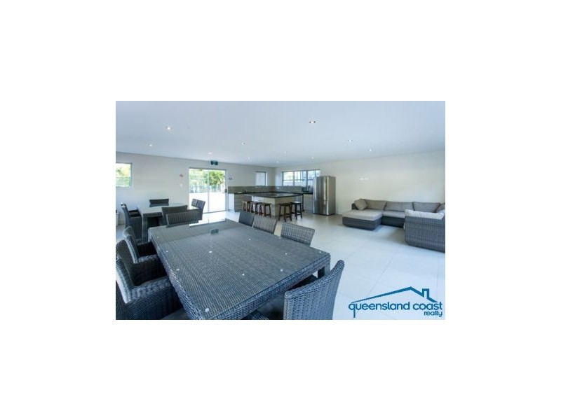2/22 Montgomery Avenue, Main Beach QLD 4217