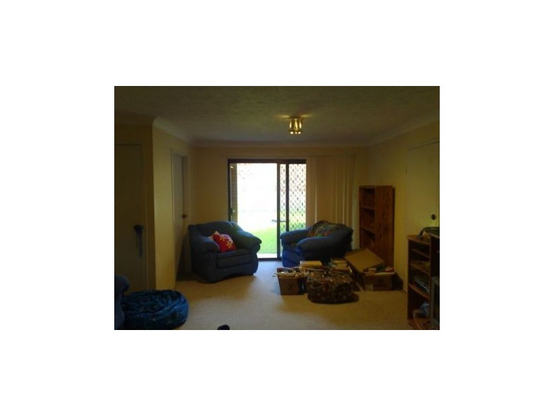 1/5 Christina Court, Mermaid Waters QLD 4218