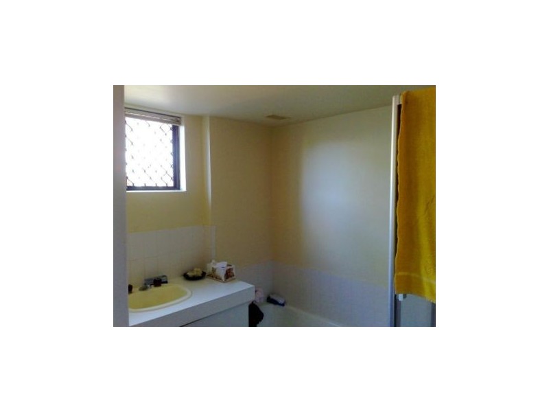 1/5 Christina Court, Mermaid Waters QLD 4218