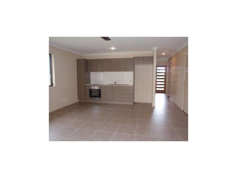 2 Bushland Place, Maudsland QLD 4210