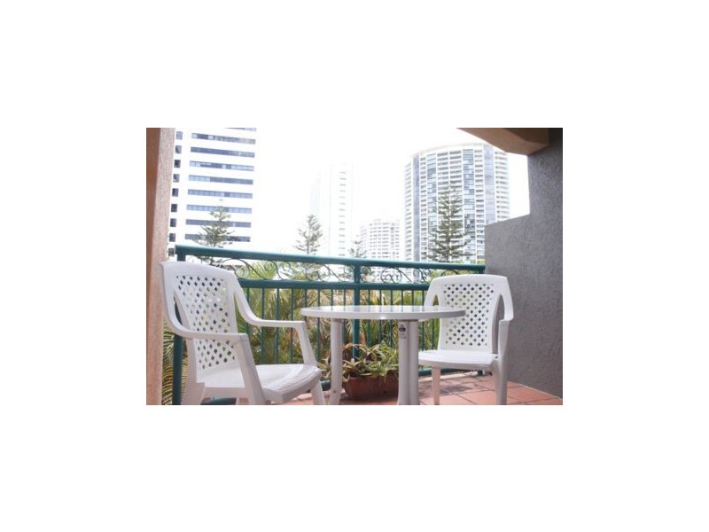 30/20 Anne Avenue, Broadbeach QLD 4218