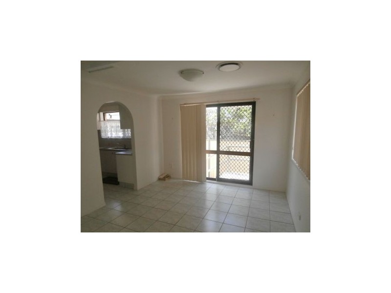 1 Albicore Street, Mermaid Waters QLD 4218