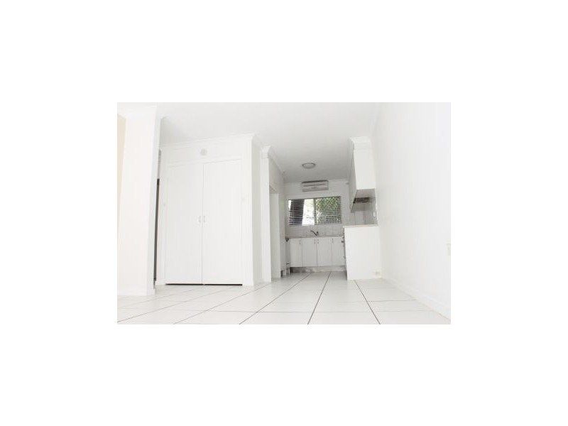 2/75 Old Burleigh Road, Surfers Paradise QLD 4217