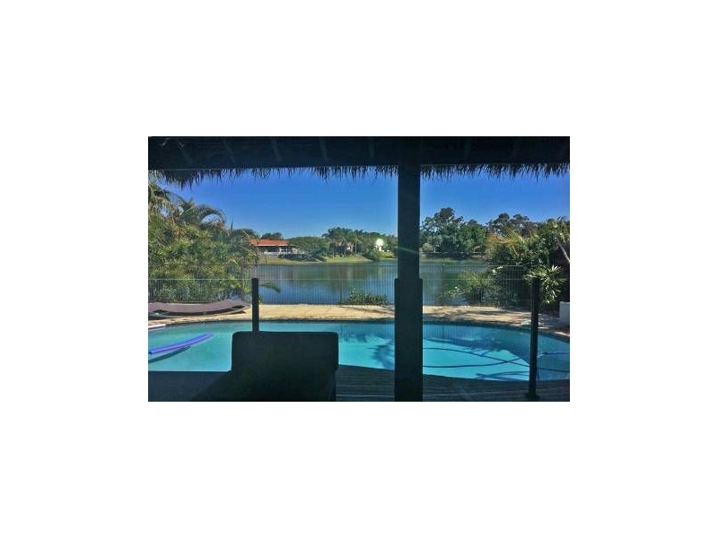 15 Long Island Court, Mermaid Waters QLD 4218