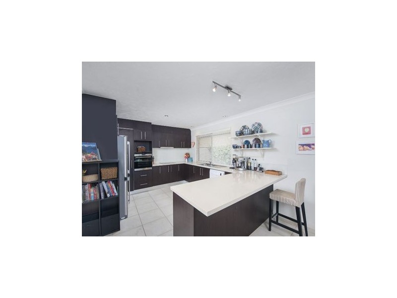 15 Long Island Court, Mermaid Waters QLD 4218