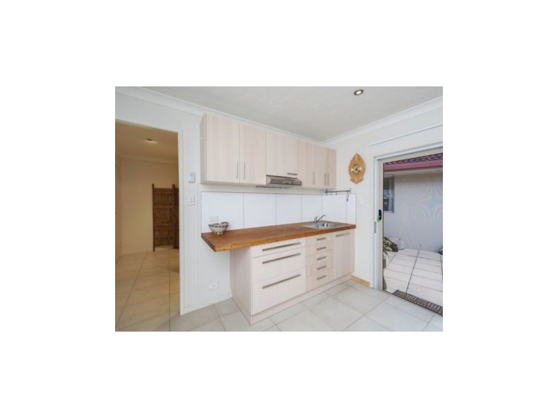 15 Long Island Court, Mermaid Waters QLD 4218