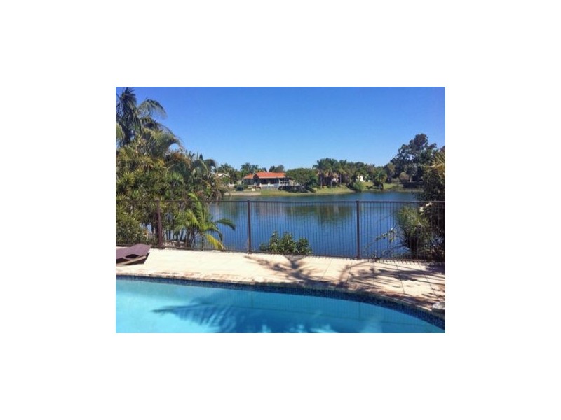 15 Long Island Court, Mermaid Waters QLD 4218