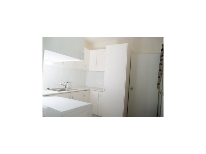 6 Mary Street, Labrador QLD 4215