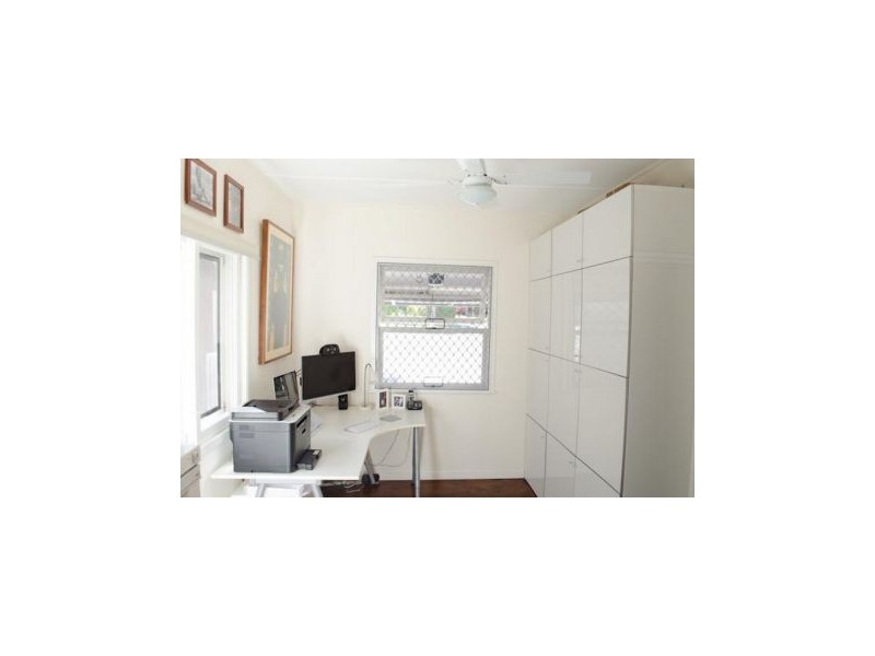 6 Mary Street, Labrador QLD 4215