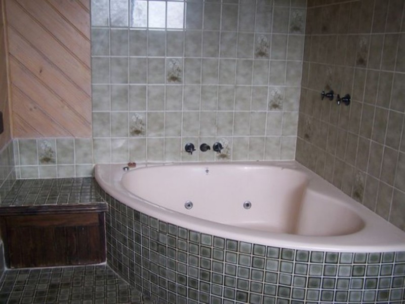 3 Vevey Street, Mermaid Waters QLD 4218