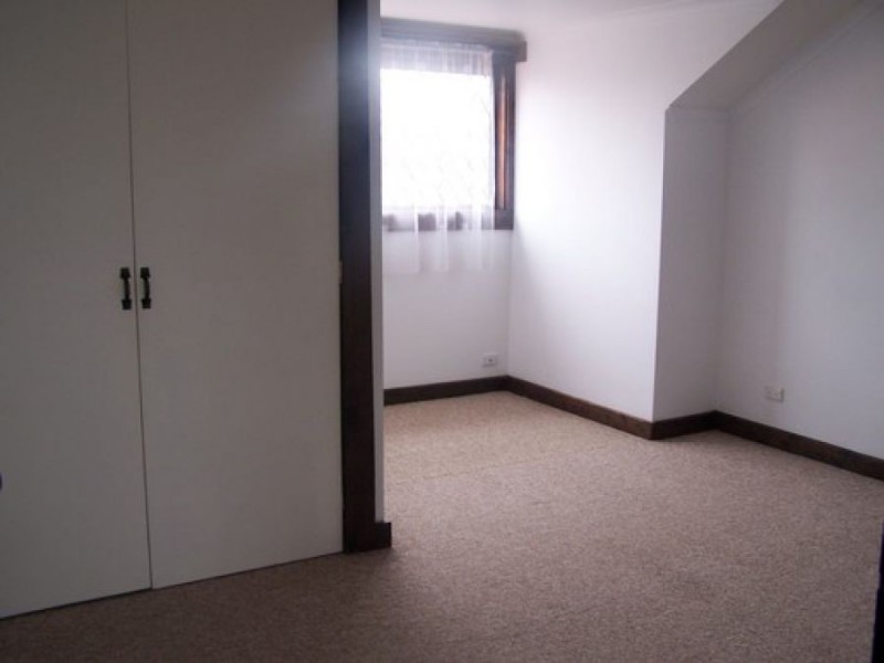 3 Vevey Street, Mermaid Waters QLD 4218