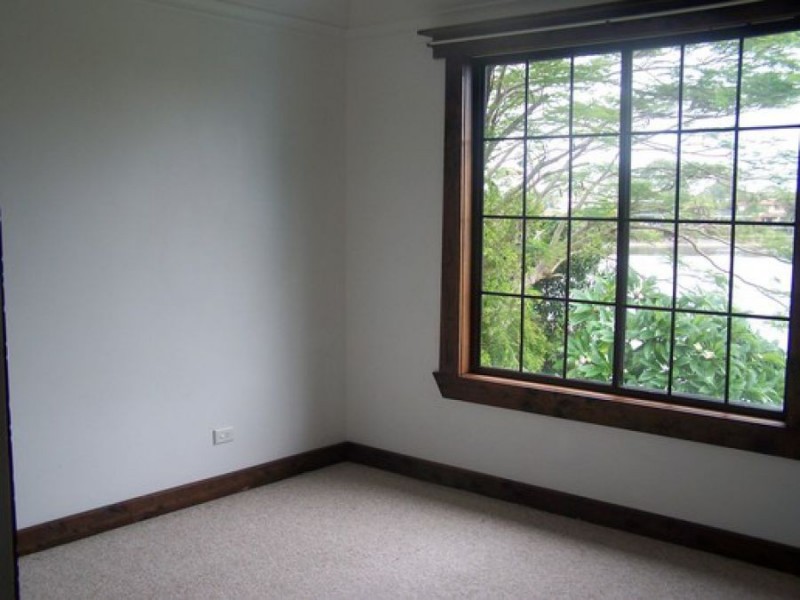 3 Vevey Street, Mermaid Waters QLD 4218