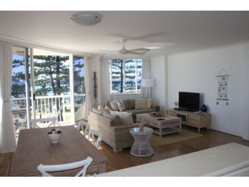 9/40 Marine Parade “sanderling”, Miami QLD 4220