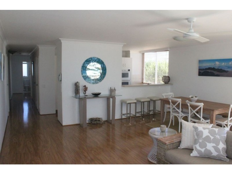 9/40 Marine Parade “sanderling”, Miami QLD 4220