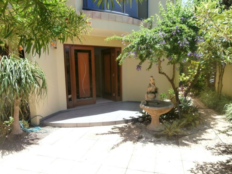 11 Surf Street, Mermaid Beach QLD 4218