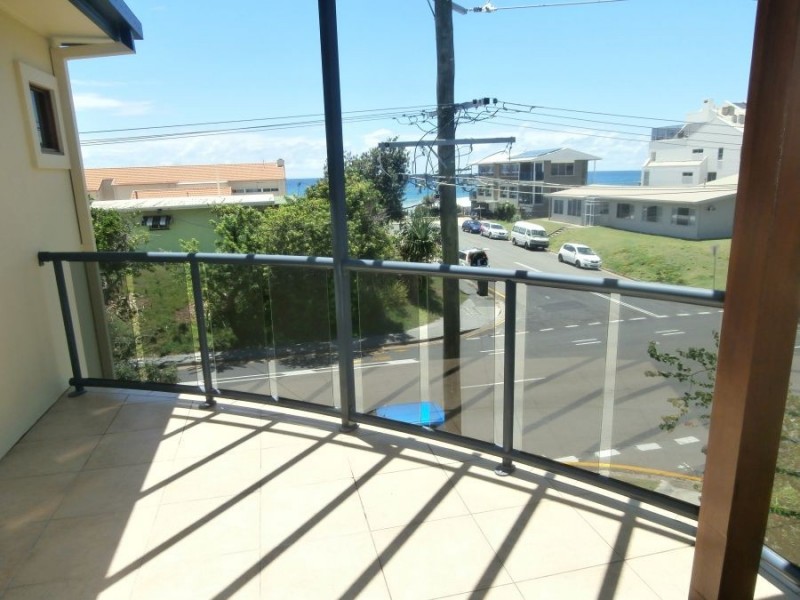 11 Surf Street, Mermaid Beach QLD 4218