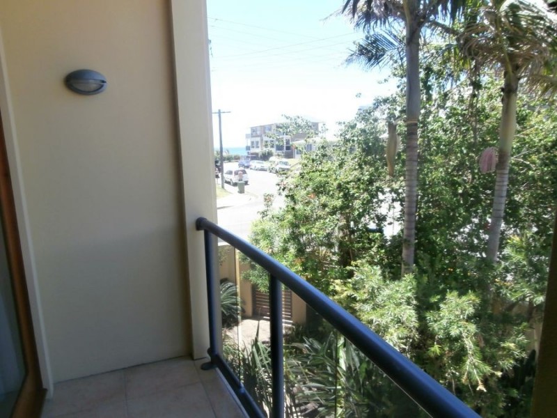 11 Surf Street, Mermaid Beach QLD 4218