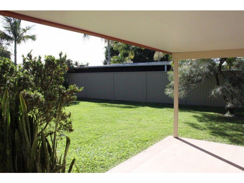 5 ireby court, Mermaid Waters QLD 4218