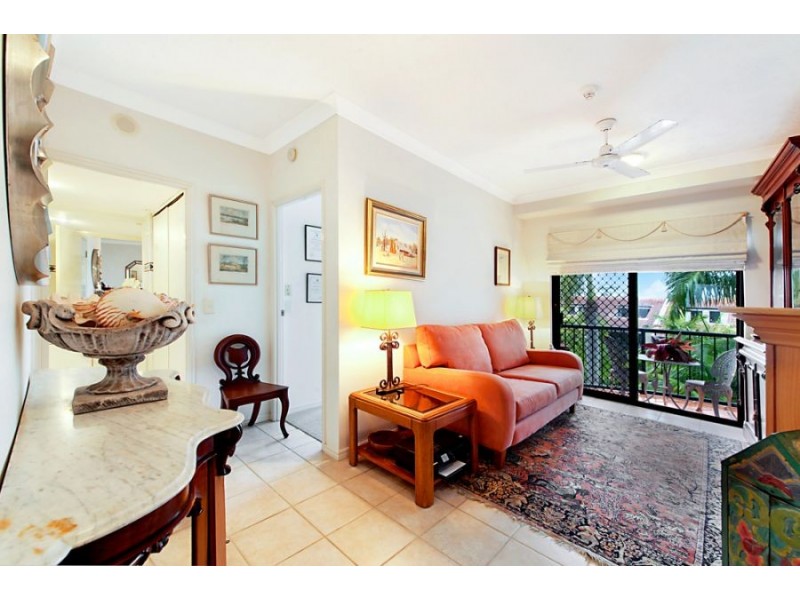 A22/1 Great Hall Drive, Nobby Beach QLD 4218