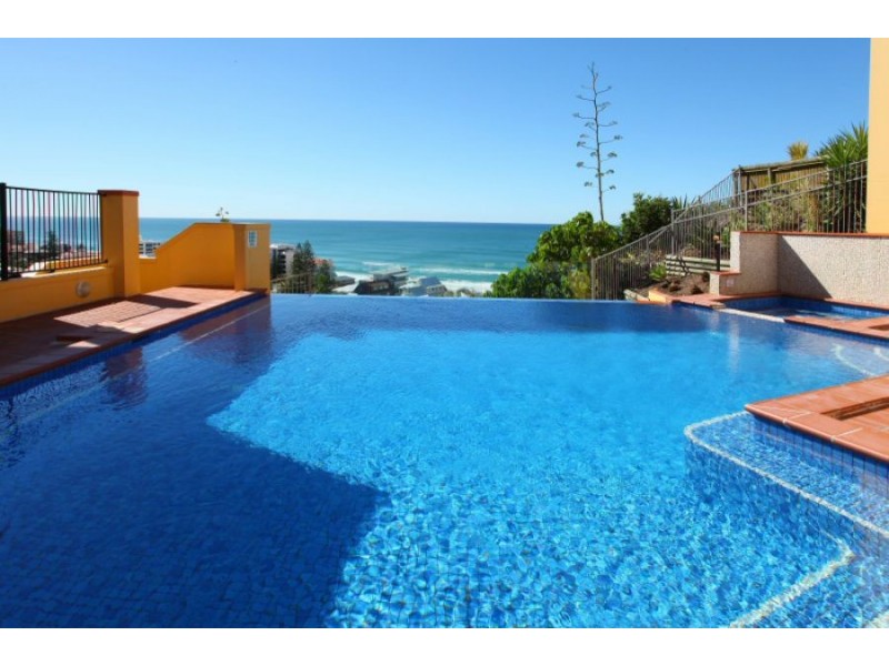 A22/1 Great Hall Drive, Nobby Beach QLD 4218