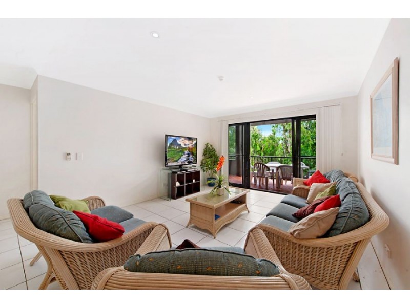 E32/1 Great Hall Drive, Nobby Beach QLD 4218