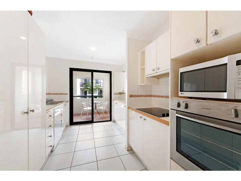 E32/1 Great Hall Drive, Nobby Beach QLD 4218