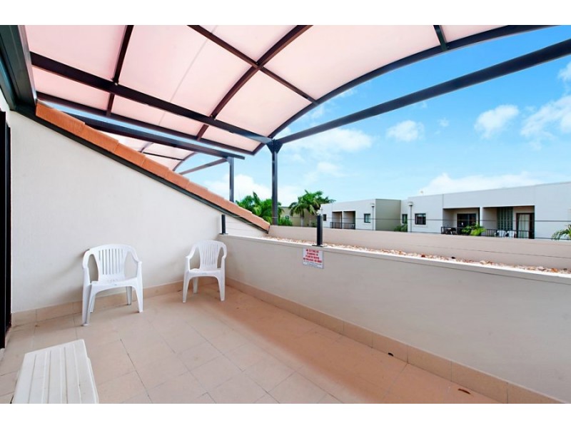 E32/1 Great Hall Drive, Nobby Beach QLD 4218