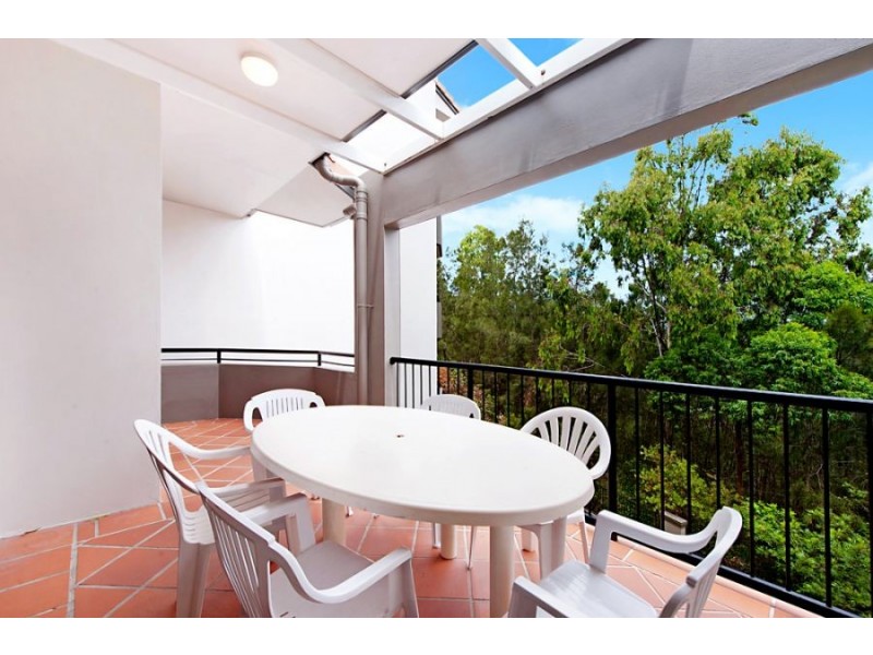 E32/1 Great Hall Drive, Nobby Beach QLD 4218