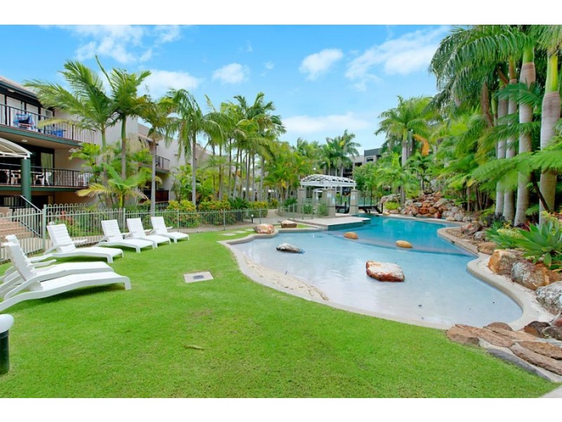 E32/1 Great Hall Drive, Nobby Beach QLD 4218