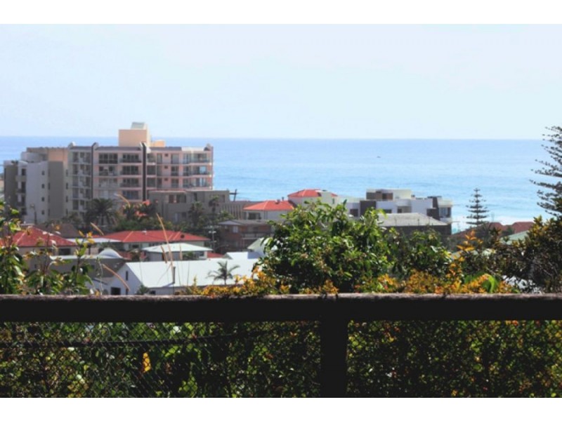 A8/1 Great Hall Drive, Nobby Beach QLD 4218