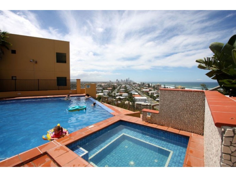 A8/1 Great Hall Drive, Nobby Beach QLD 4218