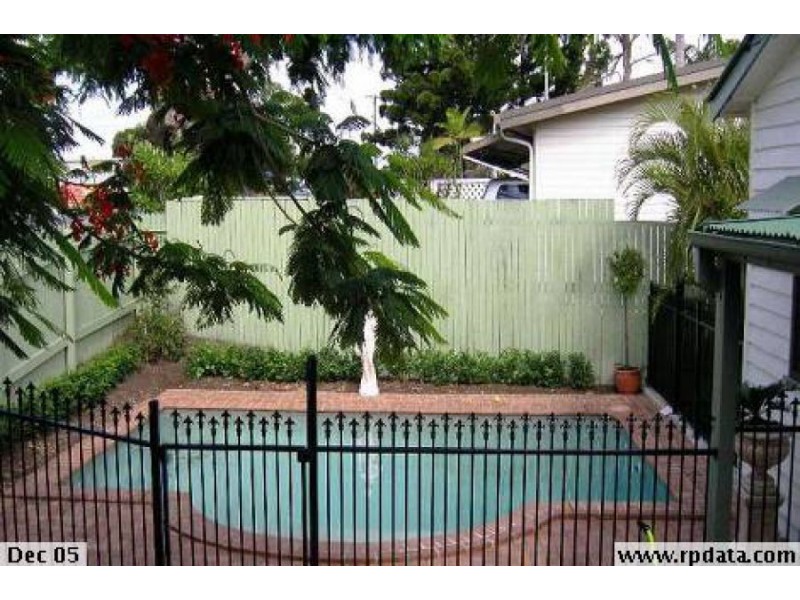 50 Paradise Avenue, Miami QLD 4220