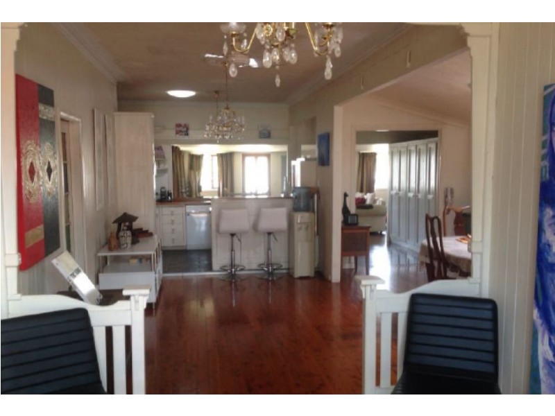 50 Paradise Avenue, Miami QLD 4220