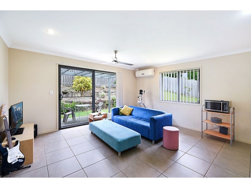 2 Bushland Place, Maudsland QLD 4210