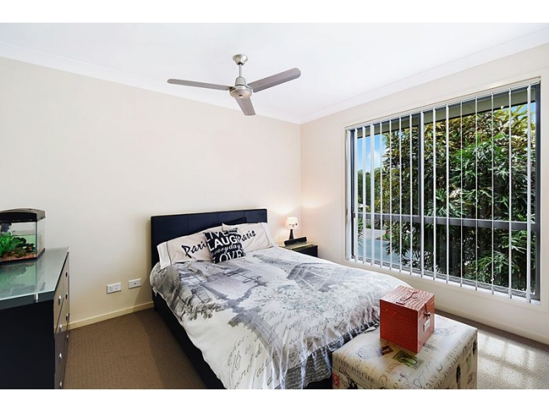 2 Bushland Place, Maudsland QLD 4210